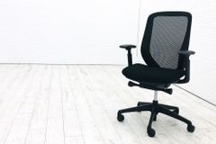 オカムラ シルフィーチェア 中古 2016年製 ハイバック 可動肘 中古チェア Sylphy メッシュ 中古オフィス家具 C685XR-FMP1 ブラック 【A000002955】