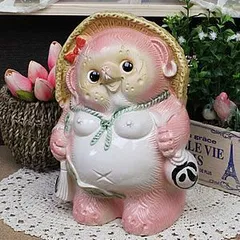 ◇信楽焼珍しい女の狸さん長さ32㎝ 置物