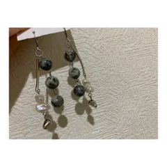 二連二股ダルメシアン天然石ピアス＊