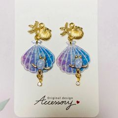 人気 ❤︎ ハンドメイド 貝殻 ❤︎ ビジュー イヤーカフ ♡ ピアス風