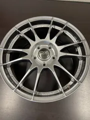 OZ　Racing ULTRA LEGGERAのサムネイル
