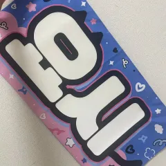 TREASURE(トレジャー) ヨシ(YOSHI・金本 芳典) ピンク 反射 スローガン