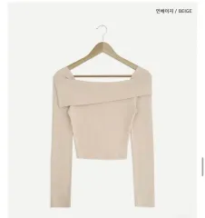 クロップド オフショルダー