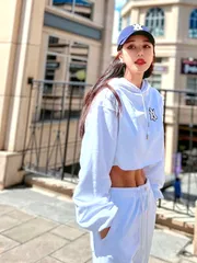 ACME' DE LA VIE ADLV アクメドラビ LISA パーカー レディース ダンス ショート丈 LOGO EMBLEM PATCH CROP HOODIE BLACKPINK ブラックピンク リサ ADLV-17