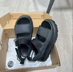 2025年最新】UGG ゴールデングロウ 22の人気アイテム - メルカリ