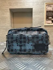 Vivienne Westwood（ヴィヴィアンウエストウッド）ショルダーバッグ　カメラバッグ　オーブ柄