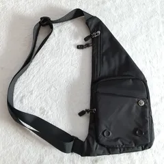 トレンディ 防水 斜めがけ ワン ショルダー クロス ボディ バッグ ブラック