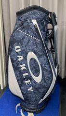 OAKLEY ゴルフバッグ ヘッドカバー付き - メルカリ