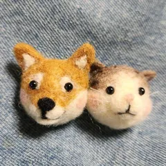 羊毛フェルト　ブローチ(ネコ)