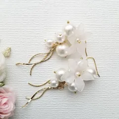 可愛いお花のピアス イヤリング p24395 お呼ばれ 披露宴 華やか 前撮り 結婚式 パーティー ウエディング ブライダル フォーマル 成人式 卒業式 入学式 セレモニー パーティー 大人可愛