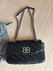 BALENCIAGA(バレンシアガ) BB ラウンドバッグ シルバー金具 チェーン スモール ショルダーバッグのサムネイル