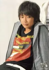 【中古】生写真(ジャニーズ) 関西ジャニーズJr./山下颯/上半身・チェック柄衣装黒グレー・座り・左向き・目線右/関西ジャニーズJr.＠大阪松竹座2008夏