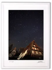アートフォト 絵画 壁掛け 世界遺産白川郷・明善寺と星空/岐阜県白川郷/インテリア 壁掛け 額入り 額装込 風景画 油絵 ポスター アート アートパネル リビング 玄関 プレゼント モダン アートフレーム おしゃれ 飾る Mサイズ