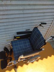 送料無料（一部地域を除く）　介助式車いす　折りたたみ　軽量　スキット　 SKT-2　KM-25-0730-06