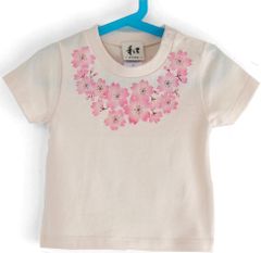 子供服 コサージュ桜柄Tシャツ　ナチュラル　手描きで描いた和風の桜柄Tシャツ