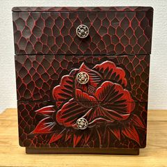 鎌倉彫の文机　花柄　牡丹　収納あり 鎌倉彫の文机 花柄 牡丹 収納あり | Mercari