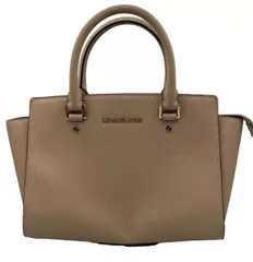 【美品】MICHAEL KORS マイケルコース Selma Medium 2WAY オール レザー サッチェル ショルダー ハンド バッグ メタルロゴ トップジップ ロゴ金具 斜め掛け ベージュ系