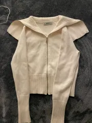 ZARA(ザラ) クロップド ニット カーディガン ジップアップ フード カラー ジッパー アイボリー クリーム ベージュ