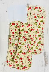 布ナプキン　廃盤品　すぃーと・こっとん　紐付きいちごパッド防水シート　苺いちご2セット
