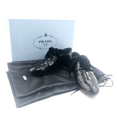 未使用に近い 保存袋あり PRADA ドレスシューズ ロゴ金具 パテント