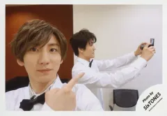 【中古】生写真(ジャニーズ) SixTONES/京本大我・森本慎太郎/横型・バストアップ・衣装白・京本右手指差し・森本自撮り/「ジャニーズJr.8・8祭り～東京ドームから始まる～」セルフィー/公式生写真