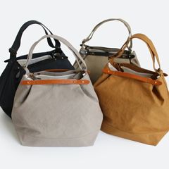 Brady TAW LARGE ブレディ タウ ラージ カーキ ワンショルダー - メルカリ