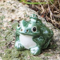 天然石】岫玉のカエルの置物 - メルカリ