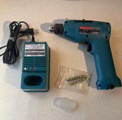 マキタ　makitaインパクト　急速充電器　工具電動工具　6012D DC7.2V【ジャンク品】