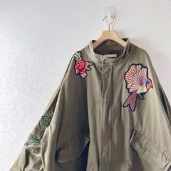 豪華刺繍 スタッズ ミリタリージャケット Y2K 個性派 花柄　鳥　動物 H&M　刺繍ジャケット スタッズ 古着女子 個性派ファッション 花柄刺繍 アニマル刺繍　部分刺繍　ミリタリーファッション ミリタリースタイル