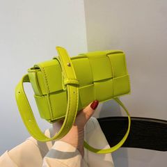 スクエアショルダーバッグ