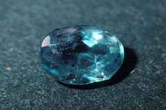 天然アレキサンドライト0.179ct 約2×4mm ソーティング付き！