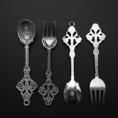 『在庫処分価格』まとめ売り 24個 銀古美 アンティーク風 デザイン スプーン フォーク メタルパーツ チャーム