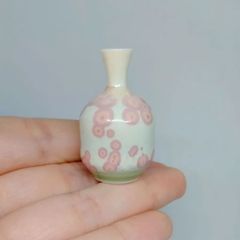 手作りミニチュア花瓶　陶器壺　一輪挿し　ピンク
