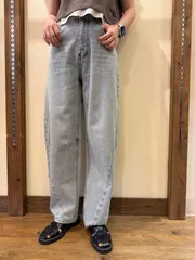 タグ付き新品未使用⭐︎Mal.レレレさん パシオーネ カーブデニムパンツ40 タグ付き新品未使用⭐︎Mal.レレレさん パシオーネ カーブデニム