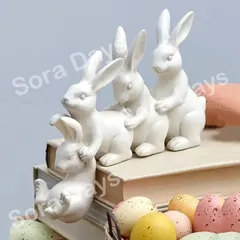 置物 オブジェ うさぎたち 行列 かわいい インテリア おしゃれ 北欧 部屋飾り 段差 立体 ホワイト カラフル 玄関 リビング 寝室 プレゼント 贈り物 ギフト 樹脂 19×17cm