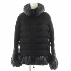 【めろめろん】★美品★SERRE★サカイ★サイズ1★ブラック★モンクレール モンクレール x サカイ”が発売。4つのトータルルックを提案