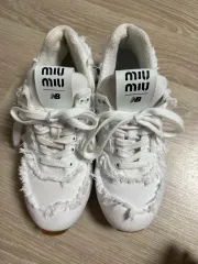 MIU MIU(ミュウミュウ) x New Balance(ニューバランス) スニーカー 250
