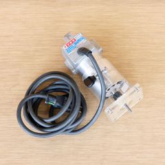 新潟発 makita トリマ 3701 中古 電動工具 動作確認済 本体のみ ハンドツール ルーター DIY 溝切り ほぞ穴 木工 加工 面取り マキタ