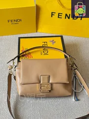 【今日特価】Fendi Mamma Baguette フェンディ マンマ バゲット