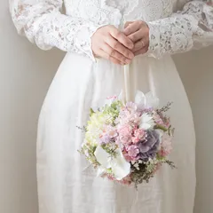 【送料無料・桜（サクラ）のボールブーケ】 和装前撮りや結婚式・フォトウェディングの白無垢や色打掛、お着物の二次会花嫁様にも✳︎　桜・カスミソウ・紫陽花（アジサイ）・胡蝶蘭のフラワーボール