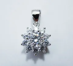 0.5ct D モアサナイト フラワーペンダントトップ チェーン無し 925