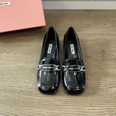 MIU MIU 定番のファッションシューズ、黒