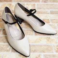 美品 フィットフィット ☆ レザー ポインテッド ヒールニーカー パンプス 24