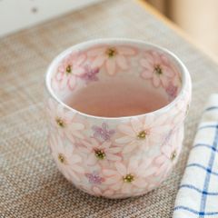 日本製　ゆずりは工房 ＊白絵花紋　福々碗(瓢型)＊  酒器  花柄 おしゃれ かわいい    陶器 瀬戸焼 和食器 手描き 海外プレゼント 贈り物 ギフト 母の日 敬老の日 誕生日
