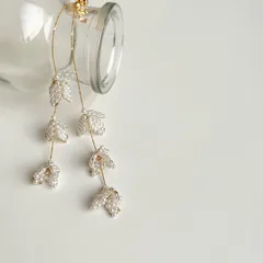 𝑠𝑢𝑧𝑢𝑟𝑎𝑛𓆸 スズラン　パール　フラワー　3連　ロング　ピアス　イヤリング　ウェディング　ブライダル　結婚式　花嫁　華やか　揺れる　花　　トレンド　前撮り　お呼ばれ　成人式　和装　花嫁和装　振袖　＊金具変更無料！