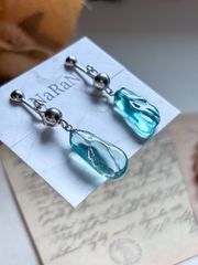606≫シーグラスの揺れるネジバネイヤリング/ピアス