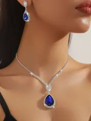 ジュエリー レディース セット ファッショナブルなマルチカラー 幾何学的なティアドロップクリスタルネックレス1個とマルチカラー 幾何学的なティアドロップクリスタルピアス1組。女性のイブニングドレスに最適。万能ネック