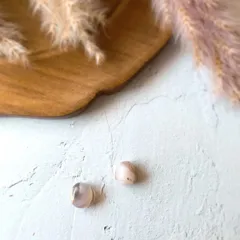 ホワイト 模様が美しい サードオニキス 金継ぎ 天然石 ピアス ノンホールピアス ゴールド 金 白 小ぶり 小さい シンプル オフィス 上品