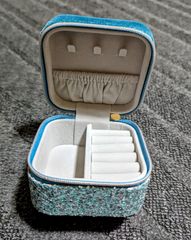 誠に申し訳ございません。こちらの商品は品切れのため、入荷の予定はございません。