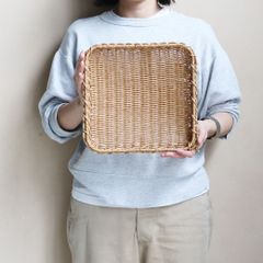 UTILE ユティル ユティルナイール ざるスクエア 1点・バスケット キッチン雑貨 水切り 盛り付け おそば 樹脂素材 プレート 野菜